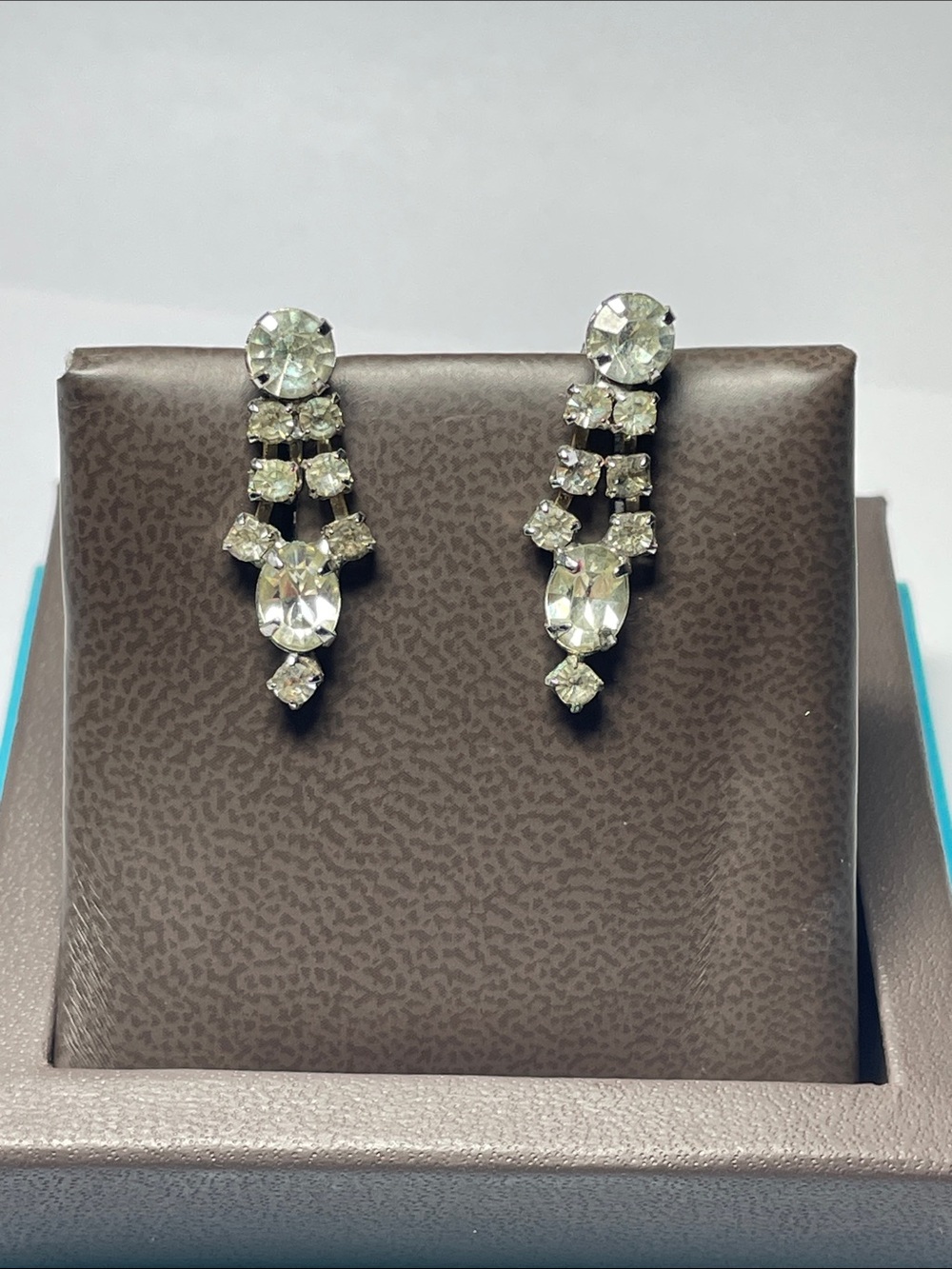 Vintage Coro Clear Crystal Linear Drop Screw Earrings - Shimmering Clear Stones